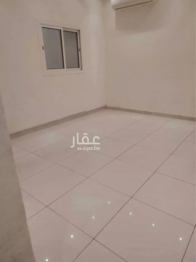 مكتب 2520 م² في العقيق 14
