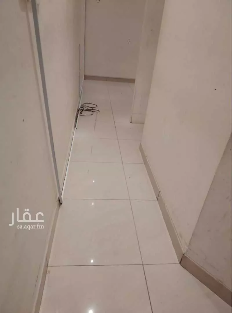 مكتب 2520 م² في العقيق 3