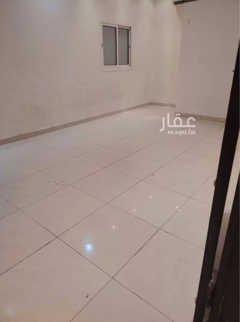 مكتب 2520 م² في العقيق 5