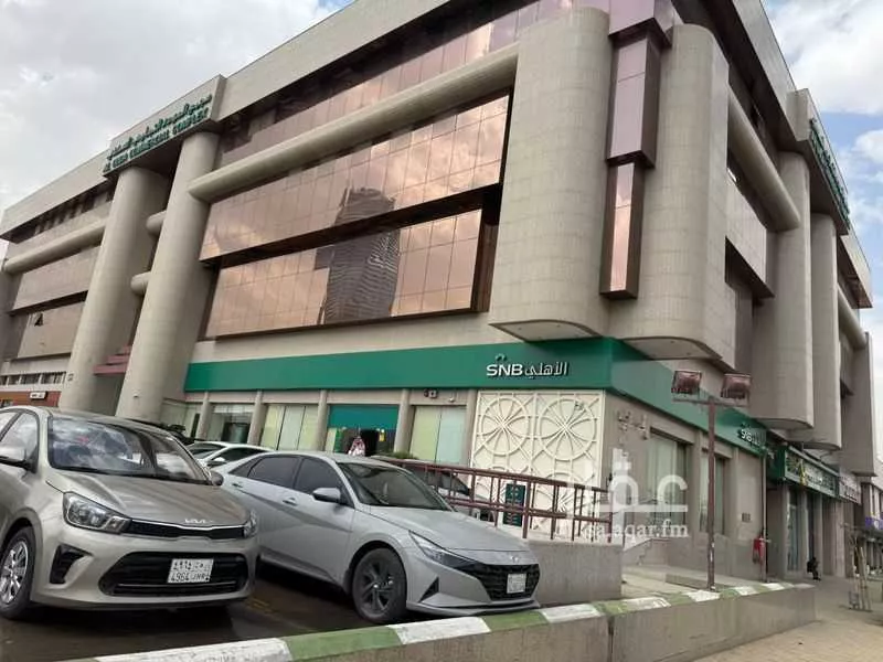 158 sqm office in King Fahd 3