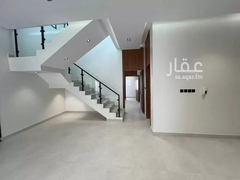 فيلا 5 غرف في الرمال 2