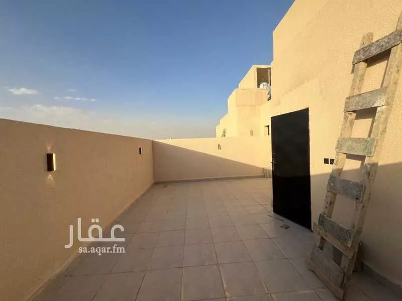 فيلا 5 غرف في الرمال 10
