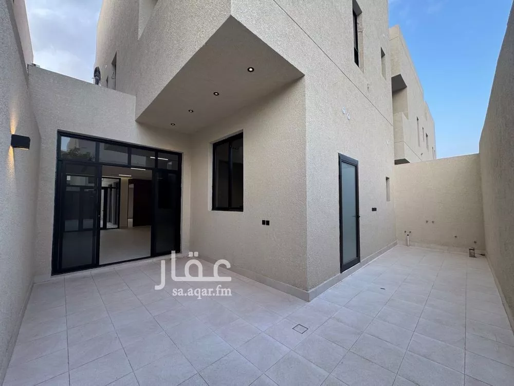 5 bedroom villa in Al Narjis 12