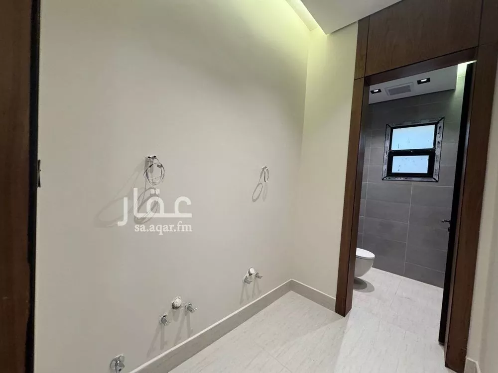 5 bedroom villa in Al Narjis 10