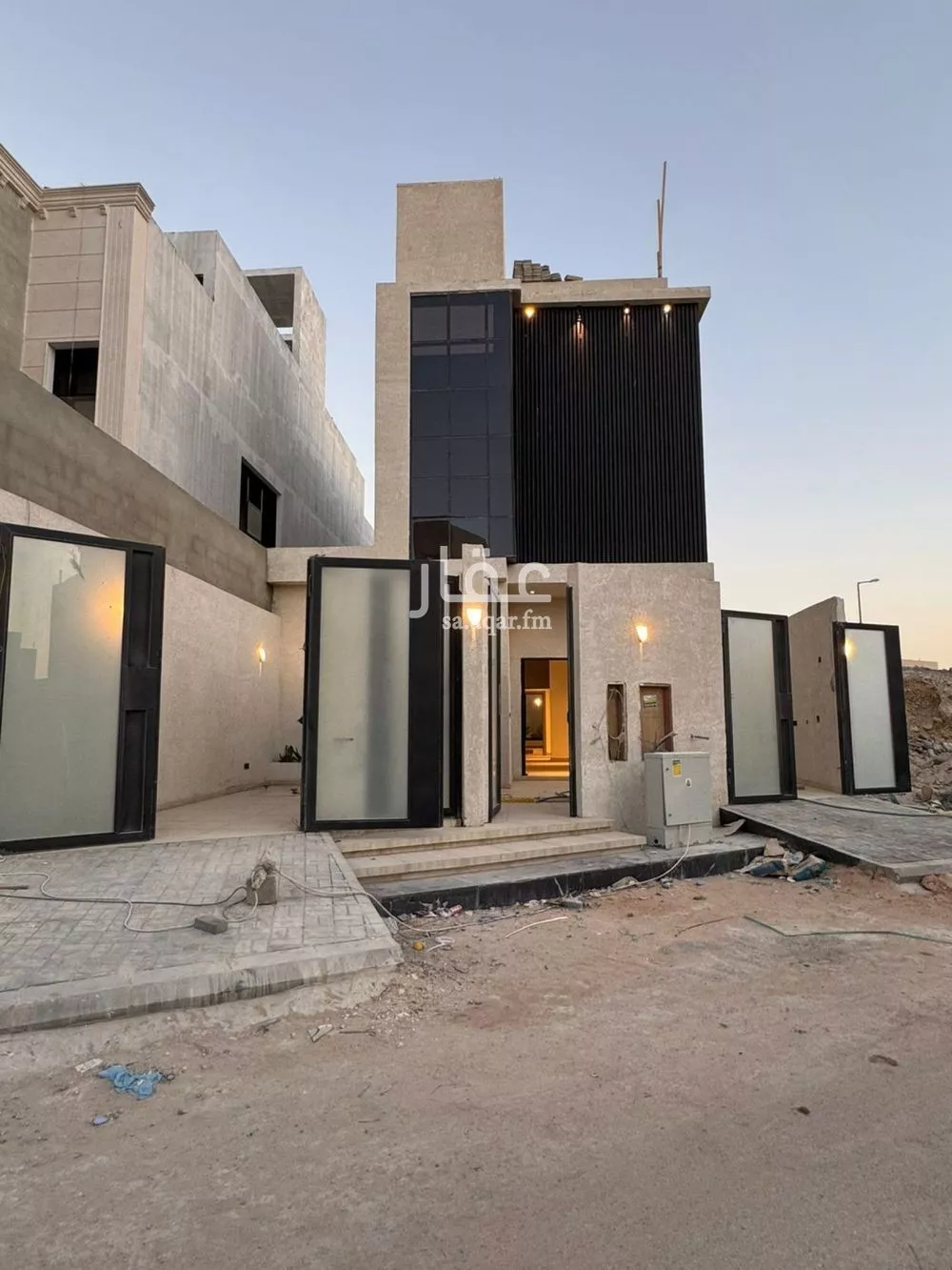 فيلا 11 غرف في الشرق 2