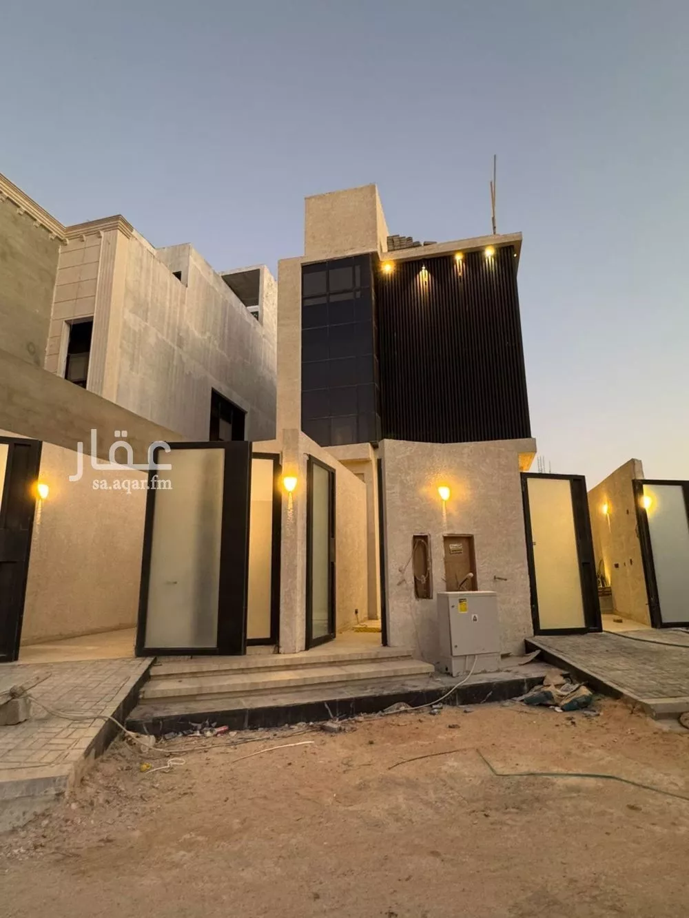 فيلا 11 غرف في الشرق 5