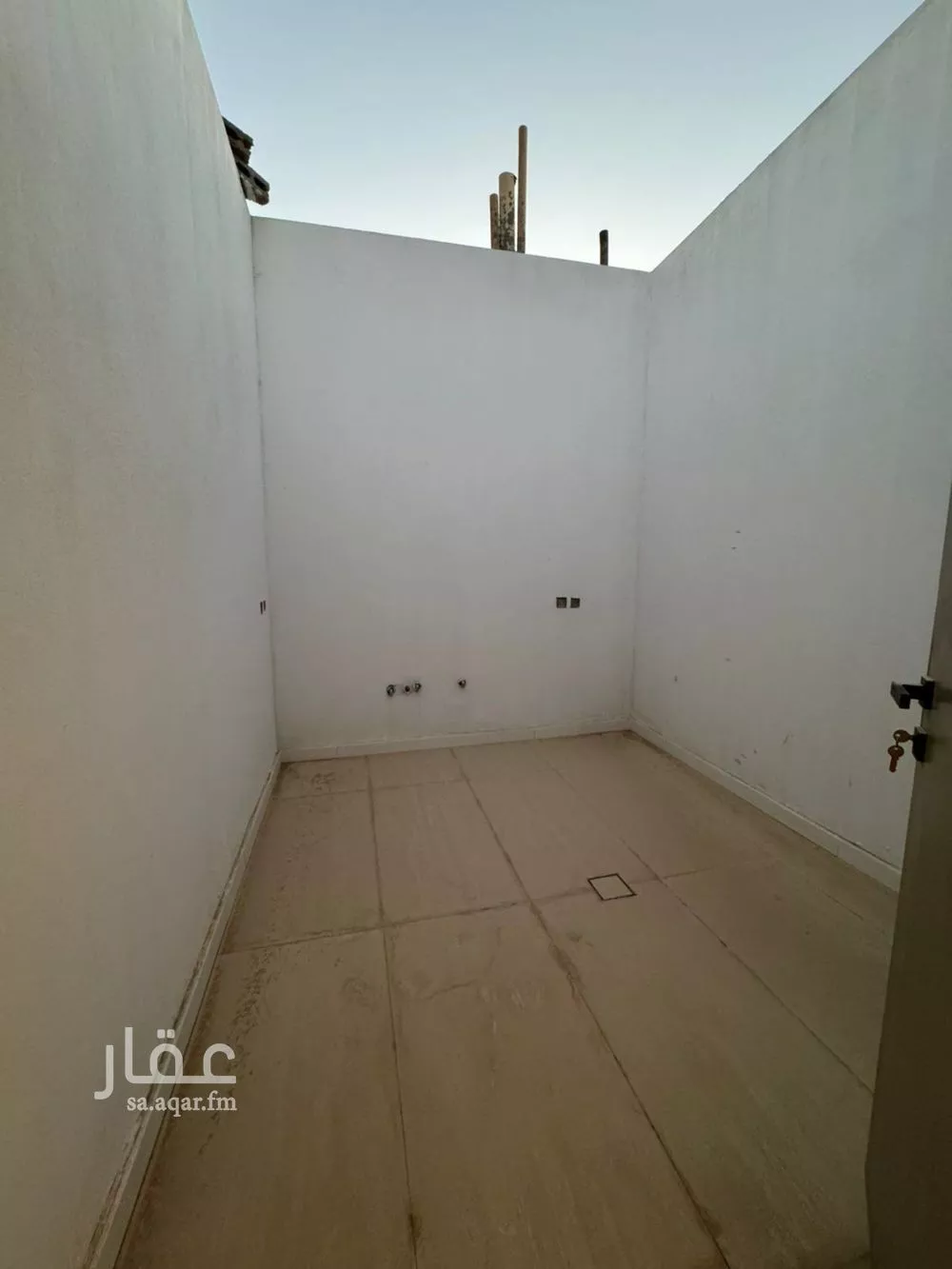 فيلا 11 غرف في الشرق 7
