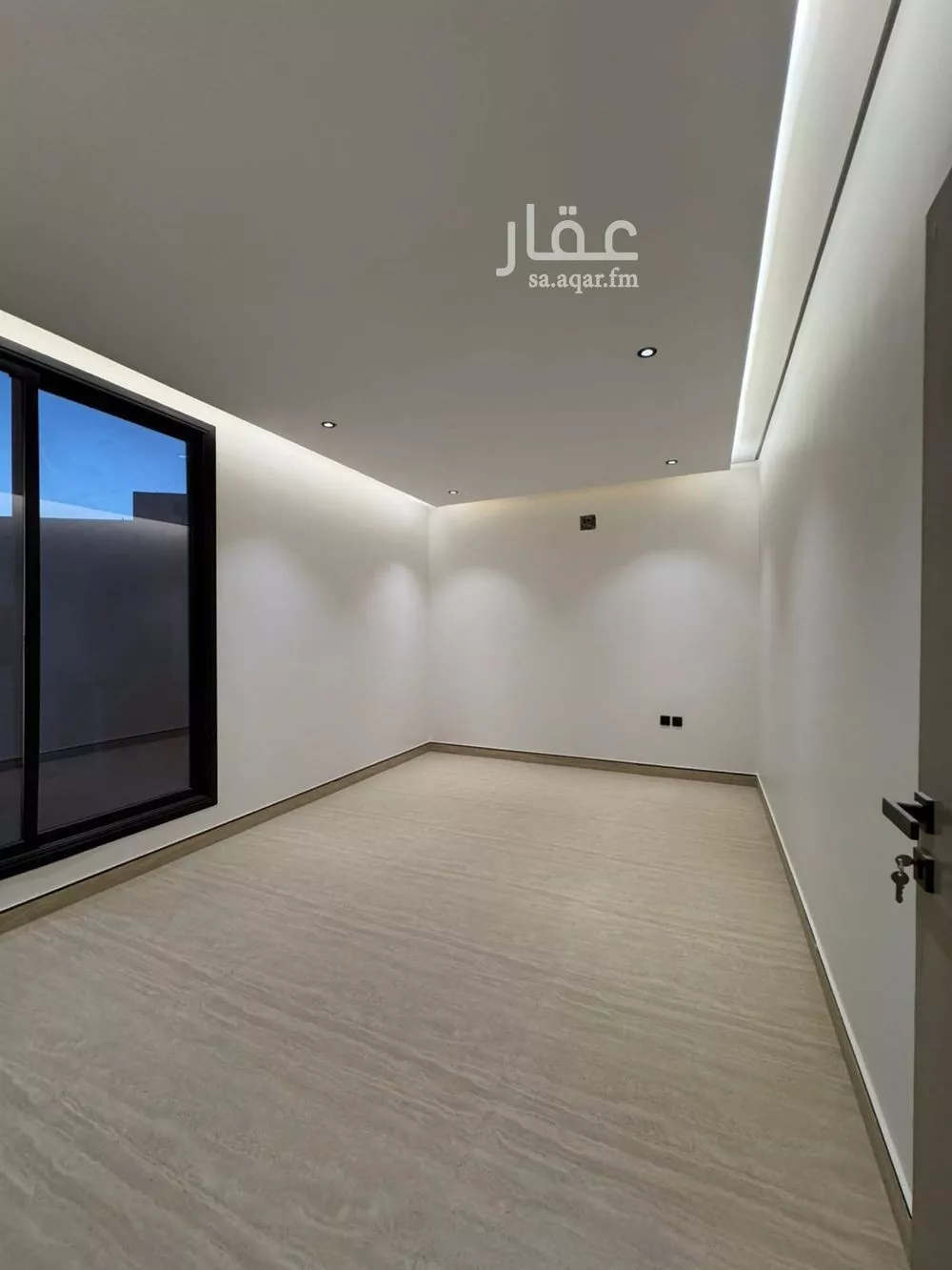 فيلا 11 غرف في الشرق 8