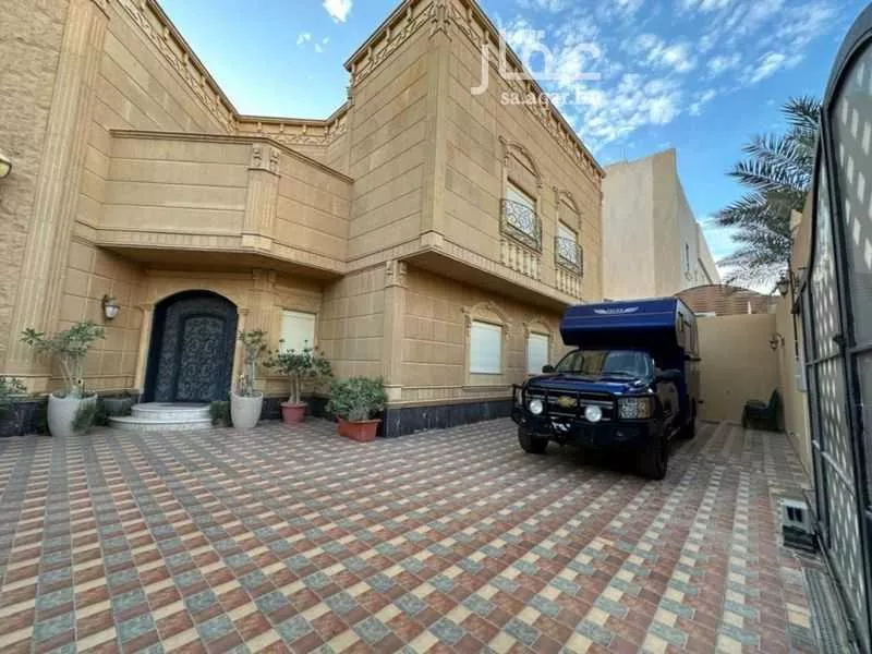 5 bedroom villa in Hittin 2