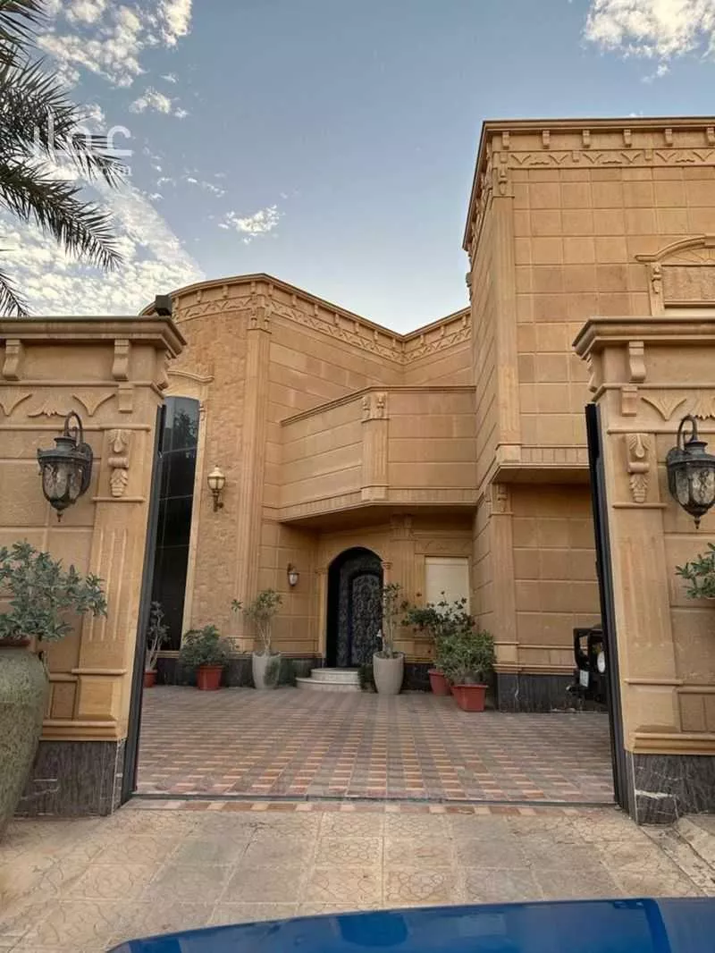 5 bedroom villa in Hittin 3