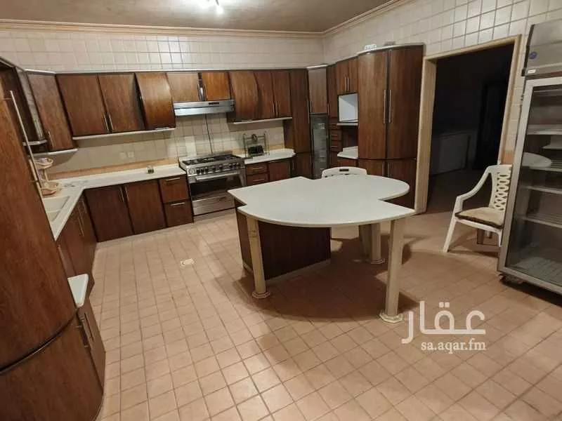 فيلا 10 غرف في الغدير 8