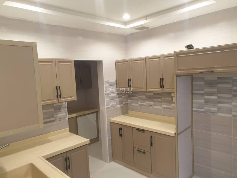 4 bedroom apartment in Al Sawari, Jeddah 11