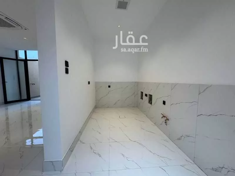 فيلا 5 غرف في النرجس 12