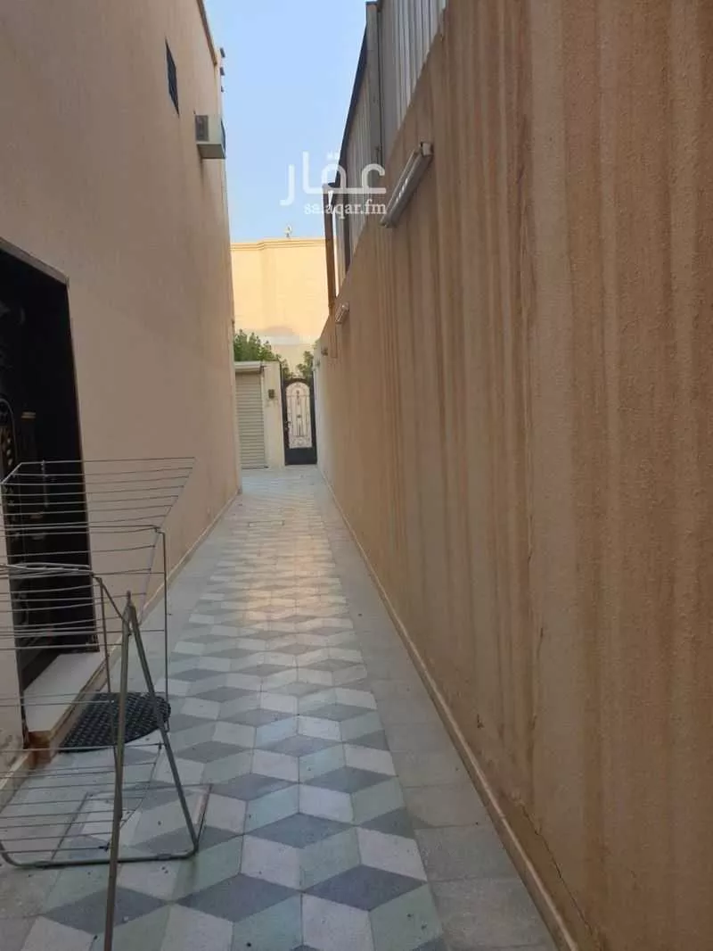 فيلا 4 غرف في الوادي 10