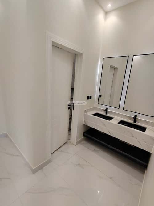 4 bedroom villa in Al Janadriyah 13