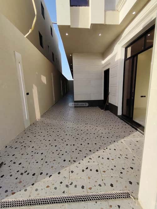 4 bedroom villa in Al Janadriyah 16