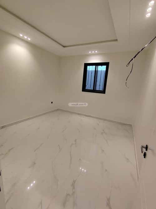 4 bedroom villa in Al Janadriyah 18