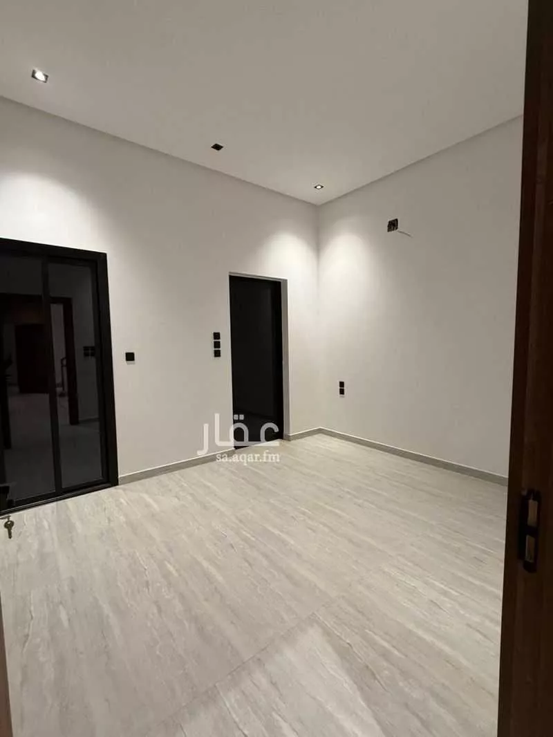 5 bedroom villa in Al Safa, Riyadh 11