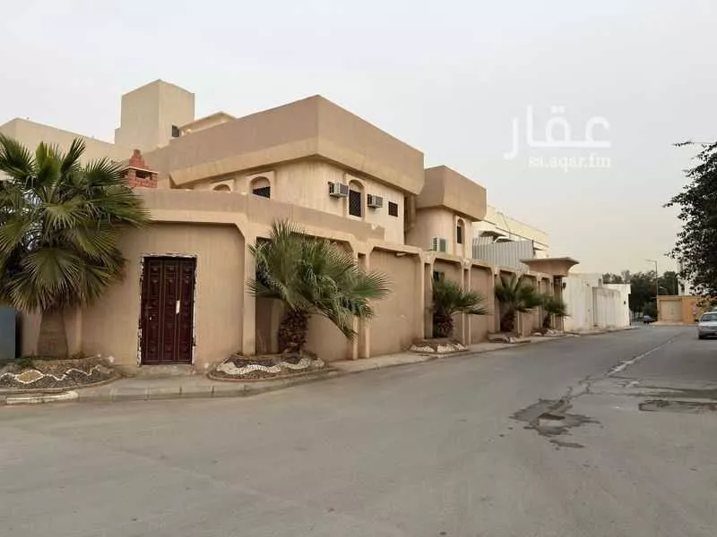 8 bedroom villa in Al Manar 3