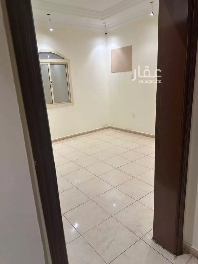 شقة 64 غرف في النخيل 4