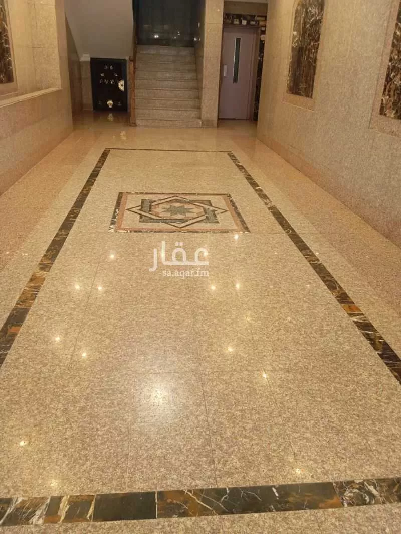 شقة 64 غرف في النخيل 5