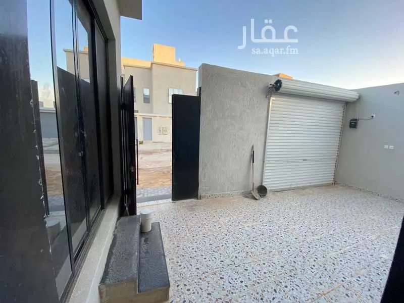 5 bedroom villa in Al Janadriyah 7