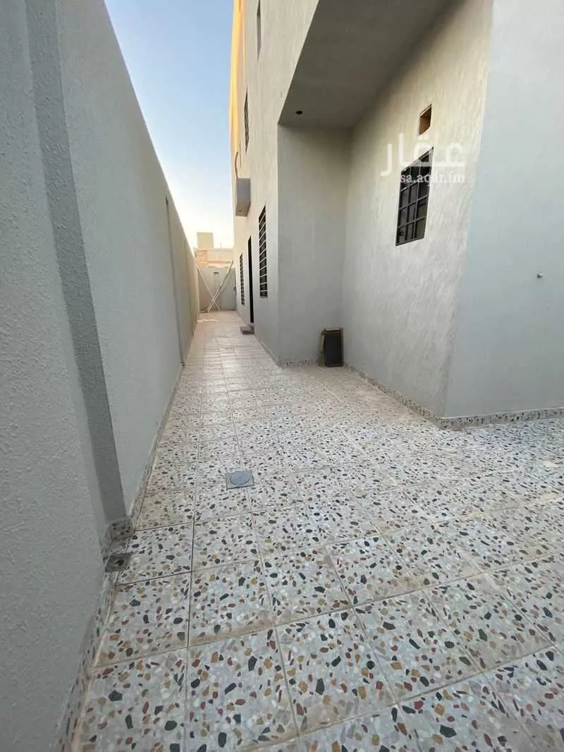 5 bedroom villa in Al Janadriyah 9