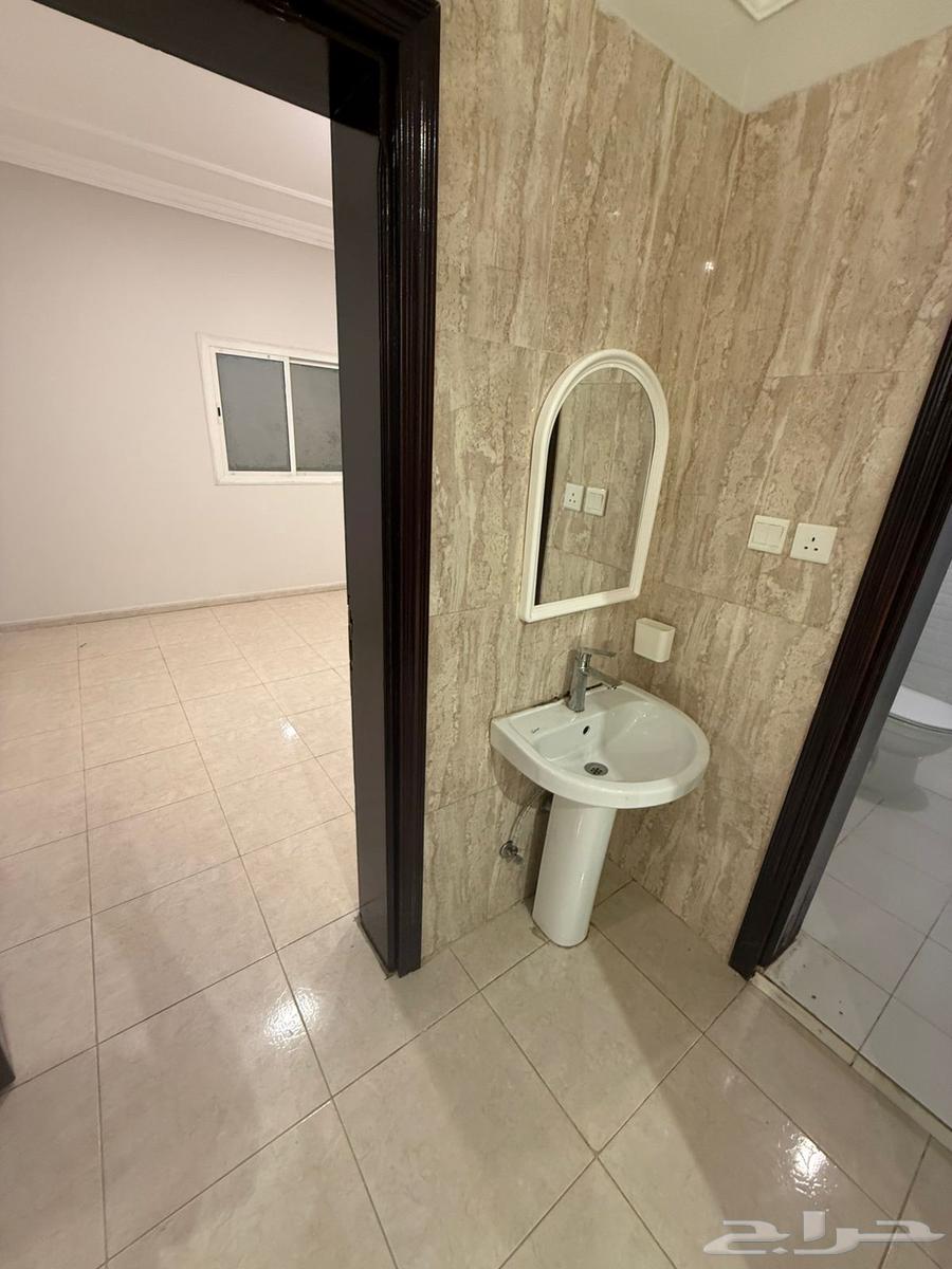 3 bedroom apartment in Al Marwa 7
