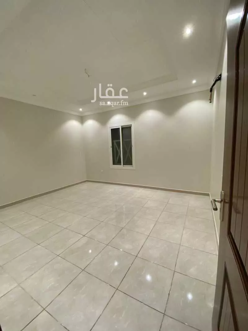 عمارة 616 م² في النزهة 4