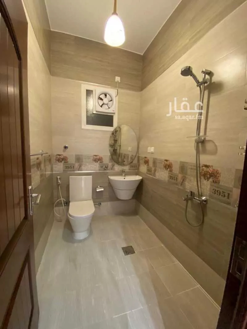 عمارة 616 م² في النزهة 7