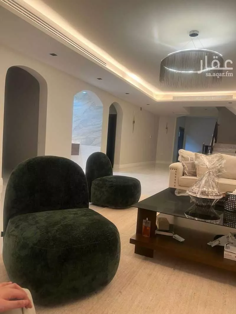 6 bedroom villa in Dhahrat Laban 7
