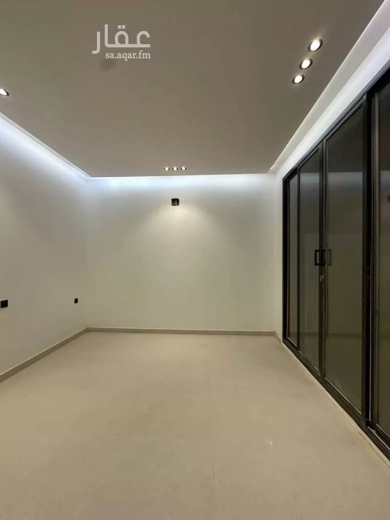 6 bedroom villa in Al Janadriyah 13
