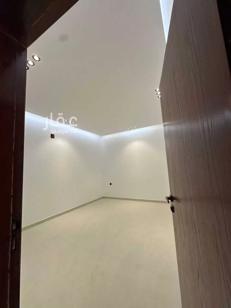 6 bedroom villa in Al Janadriyah 15