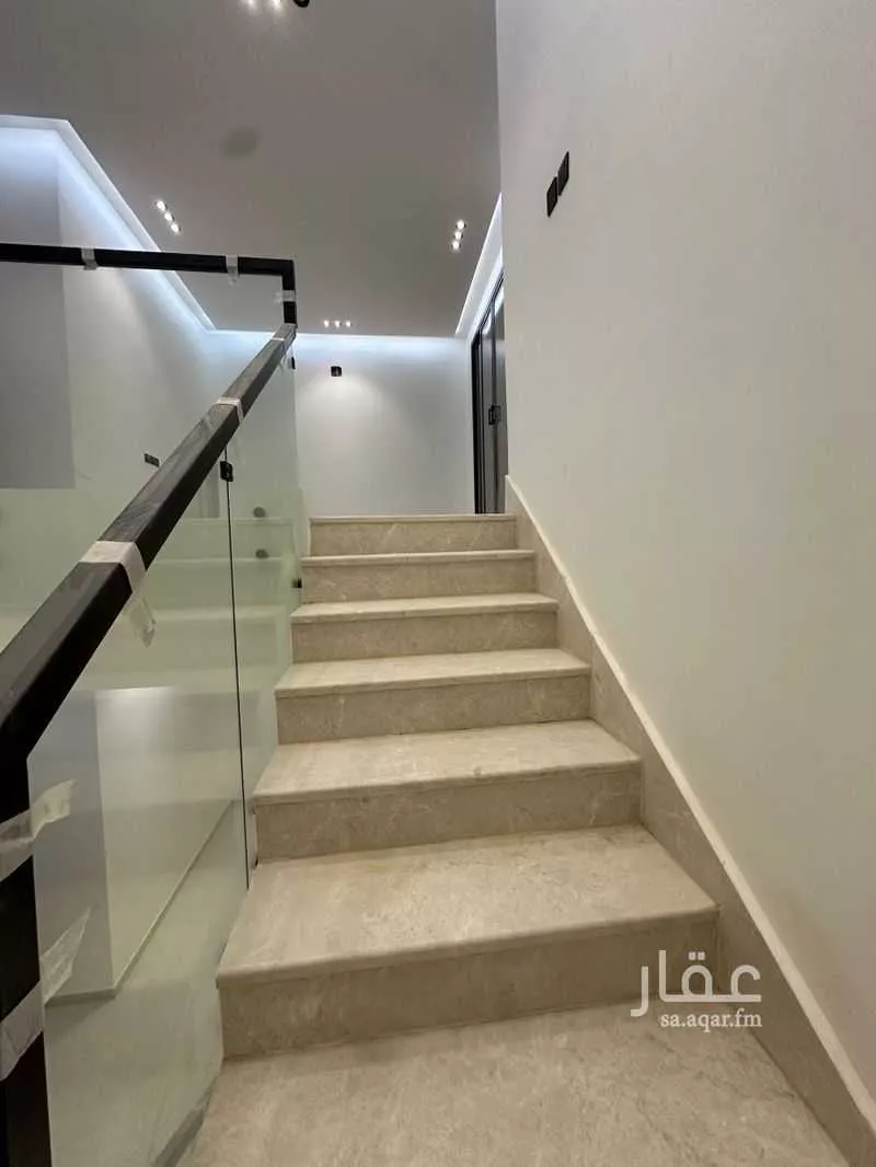 6 bedroom villa in Al Janadriyah 18