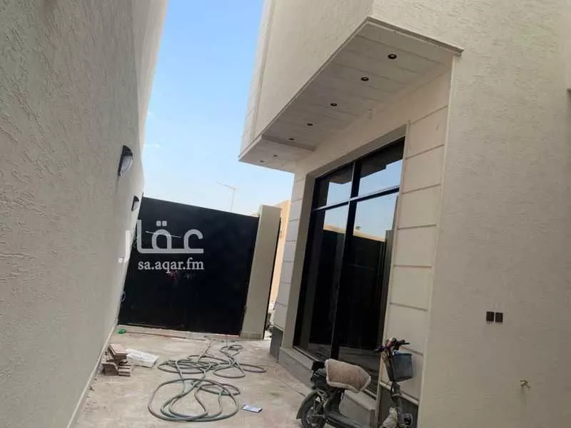 8 bedroom villa in Dhahrat Laban 9
