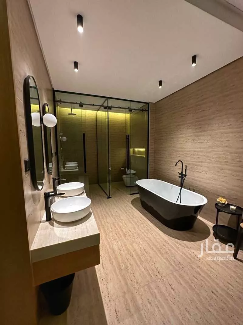 5 bedroom villa in Al Malqa 11