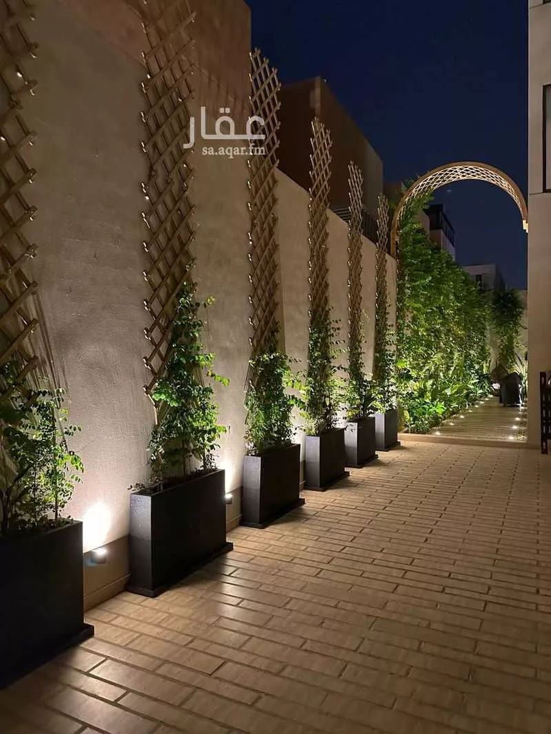 5 bedroom villa in Al Malqa 13