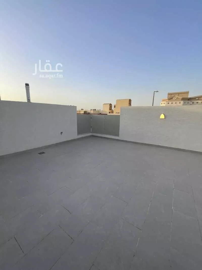 فيلا 5 غرف في النظيم 20