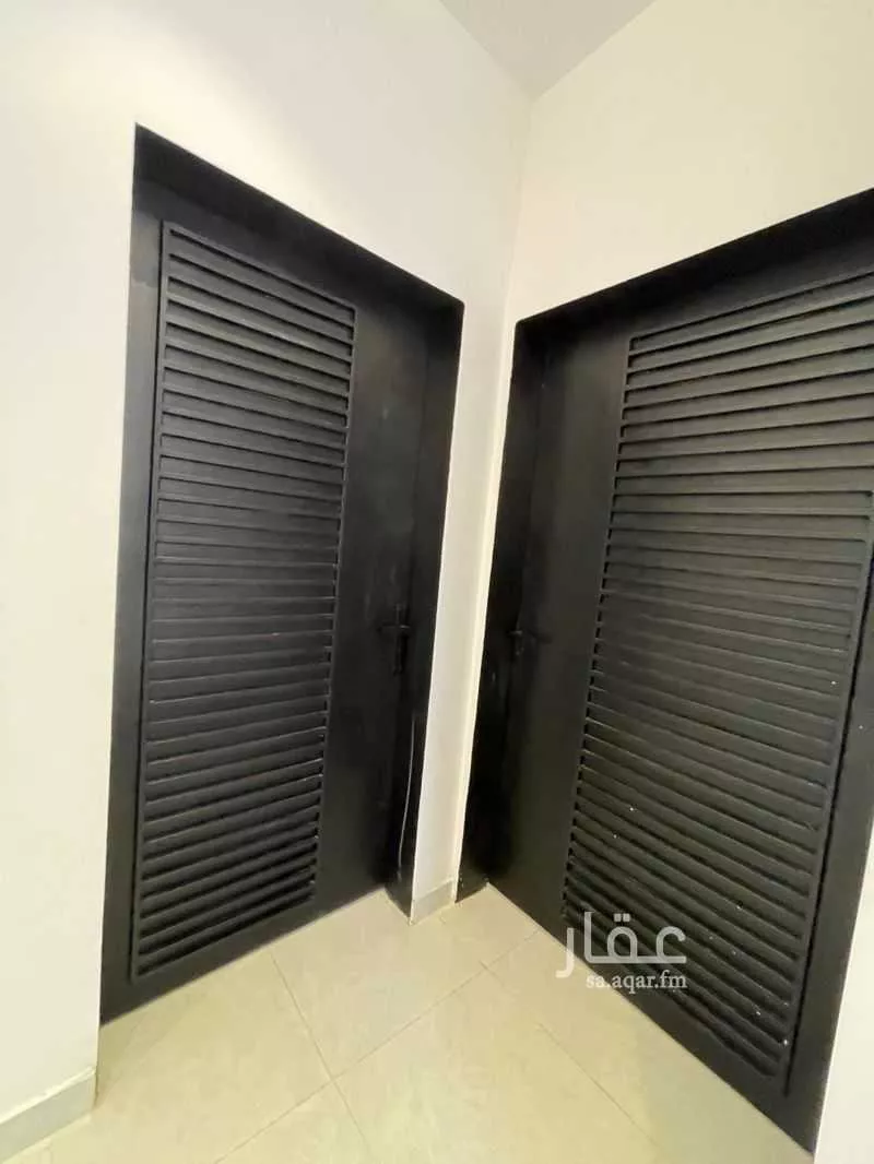 فيلا 5 غرف في النظيم 8