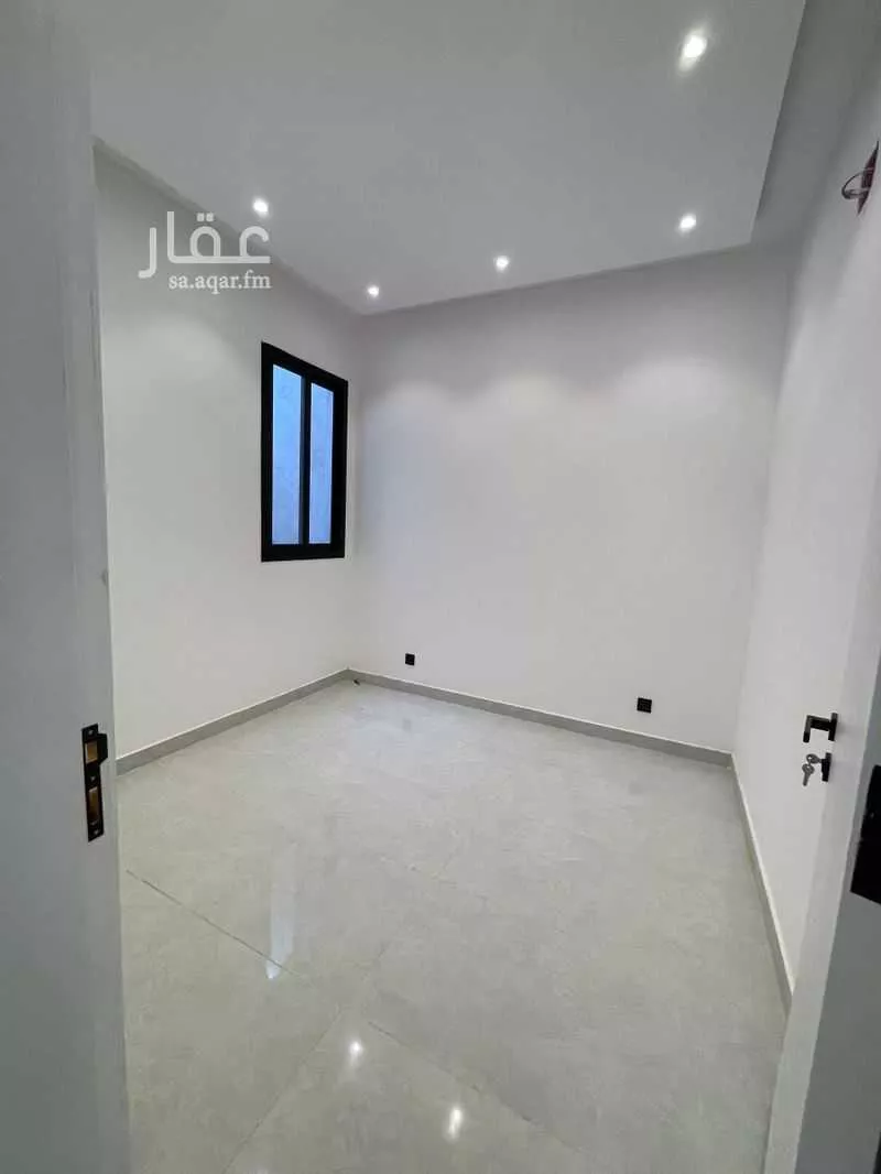 فيلا 5 غرف في النظيم 9