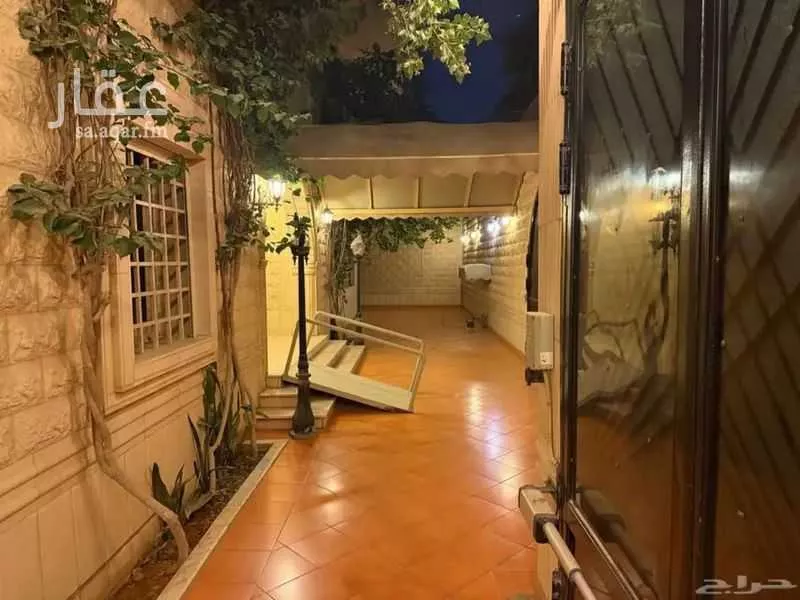 فيلا 15 غرف في الندى 8