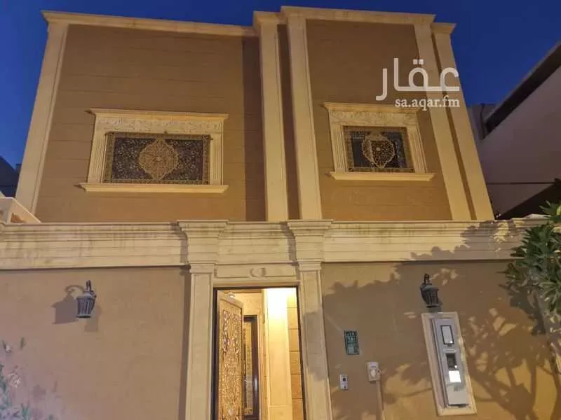 فيلا 12 غرف في الوادي 5