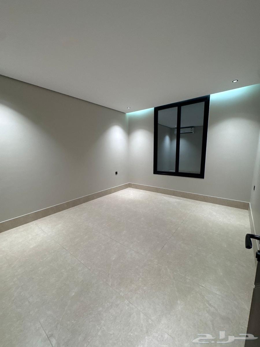 5 bedroom apartment in Al Hamra 7