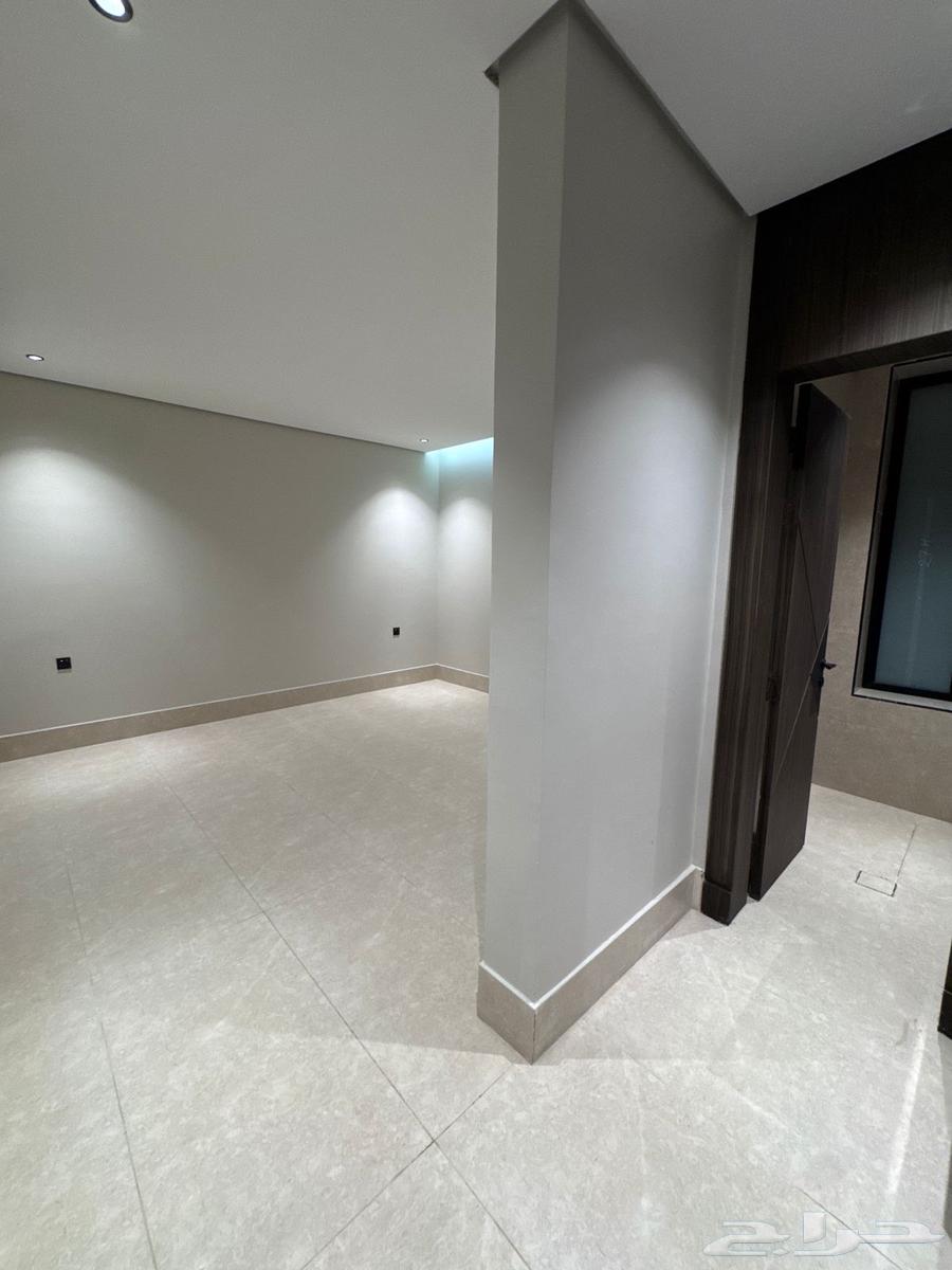 5 bedroom apartment in Al Hamra 8