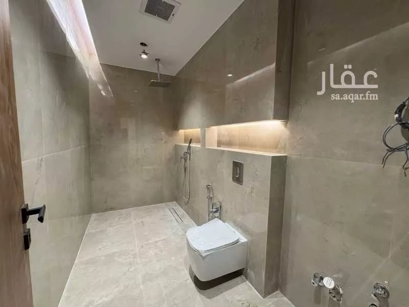 5 bedroom villa in Al Aridh 3