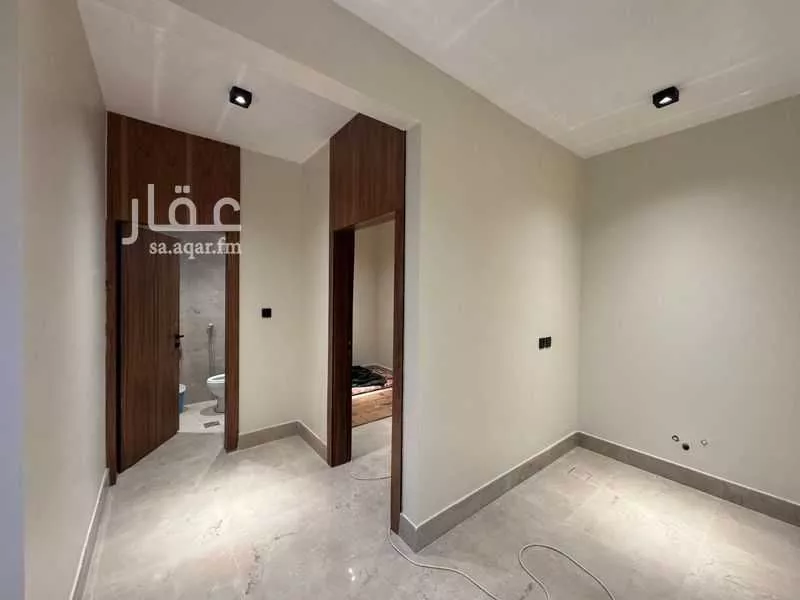 5 bedroom villa in Al Aridh 6