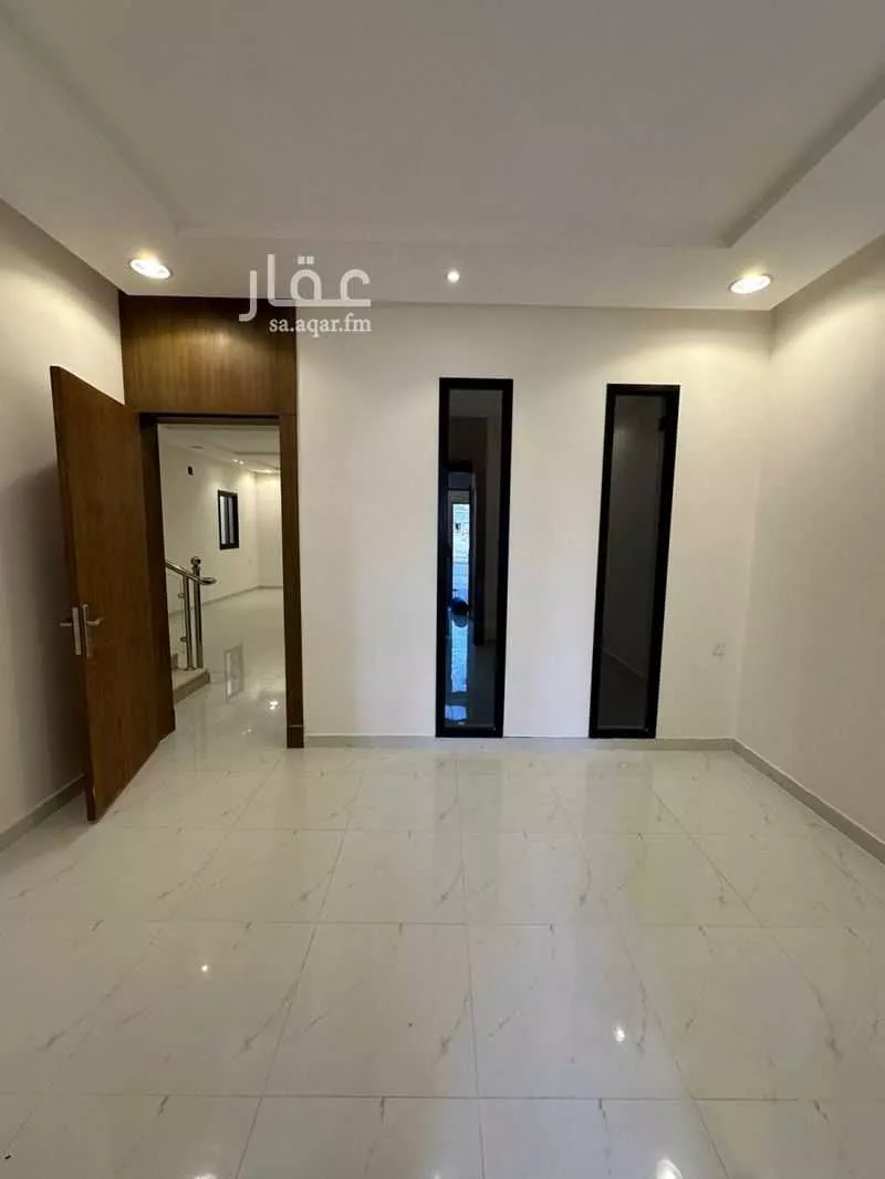4 bedroom villa in Dhahrat Laban 4