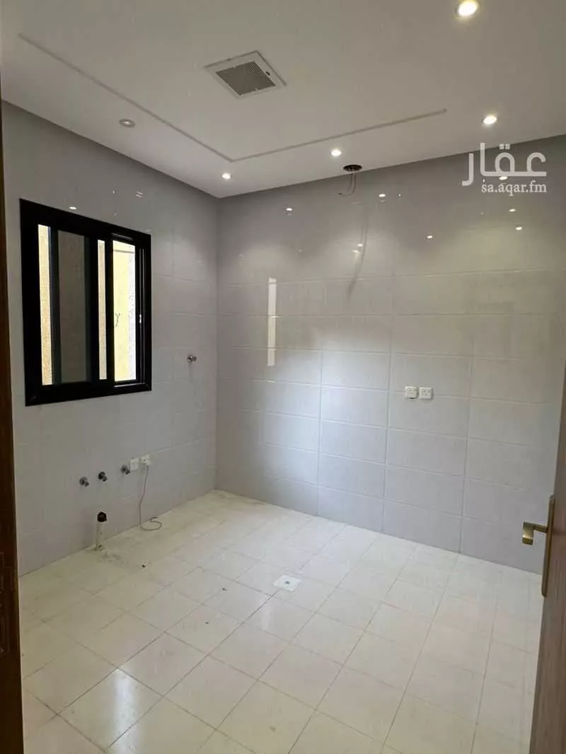 4 bedroom villa in Dhahrat Laban 7
