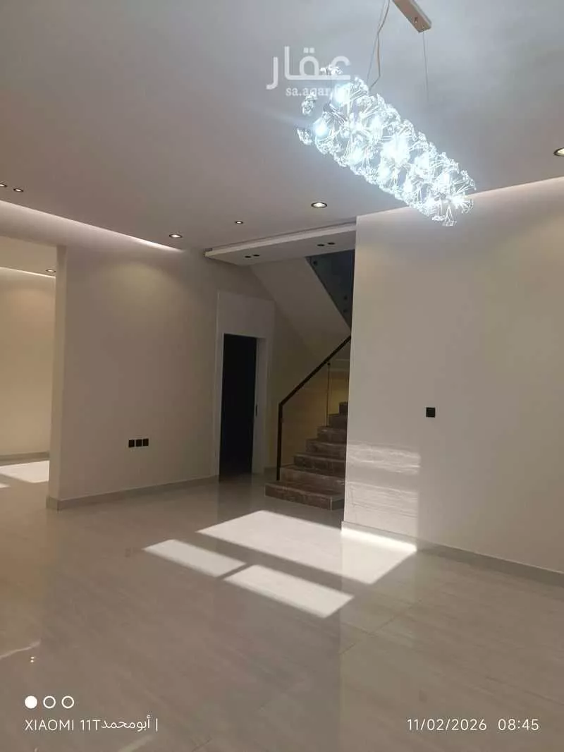 4 bedroom villa in Al Janadriyah 11