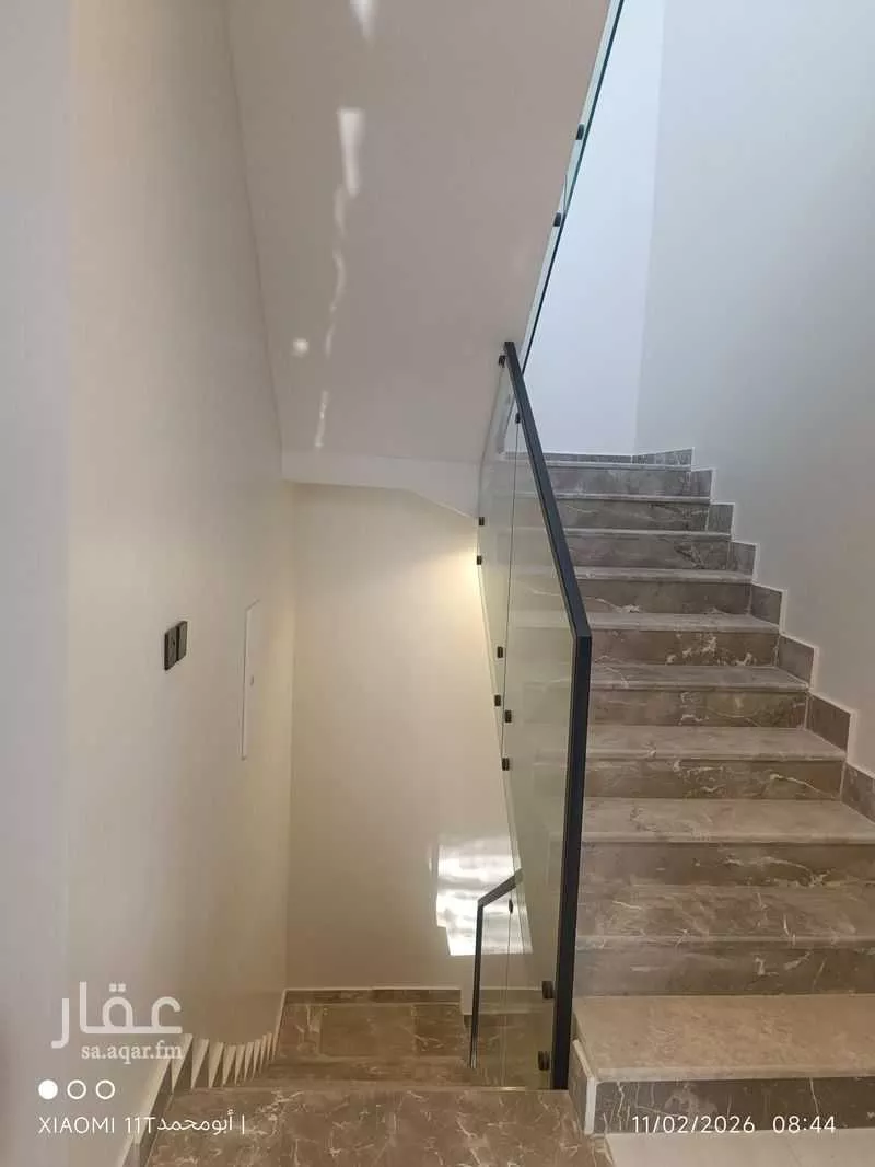 4 bedroom villa in Al Janadriyah 9